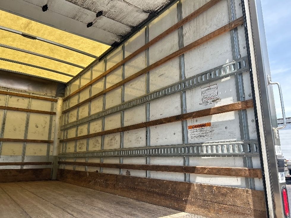 Medium Duty Box Truck-Light and Medium Duty Trucks-Chevrolet-2021-SILVERAD-Memphis-TN-173,646\n\t\tmiles-$ 44,500 - Image 12