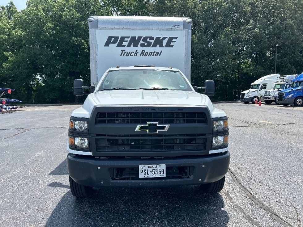 Medium Duty Box Truck-Light and Medium Duty Trucks-Chevrolet-2021-SILVERAD-Memphis-TN-173,646\n\t\tmiles-$ 44,500 - Image 2