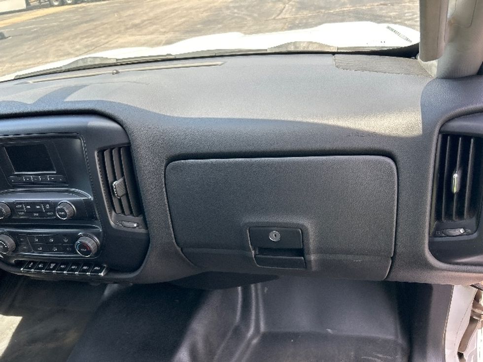 Medium Duty Box Truck-Light and Medium Duty Trucks-Chevrolet-2021-SILVERAD-Memphis-TN-173,646\n\t\tmiles-$ 44,500 - Image 21