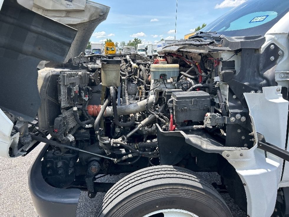 Medium Duty Box Truck-Light and Medium Duty Trucks-Chevrolet-2021-SILVERAD-Memphis-TN-173,646\n\t\tmiles-$ 44,500 - Image 24