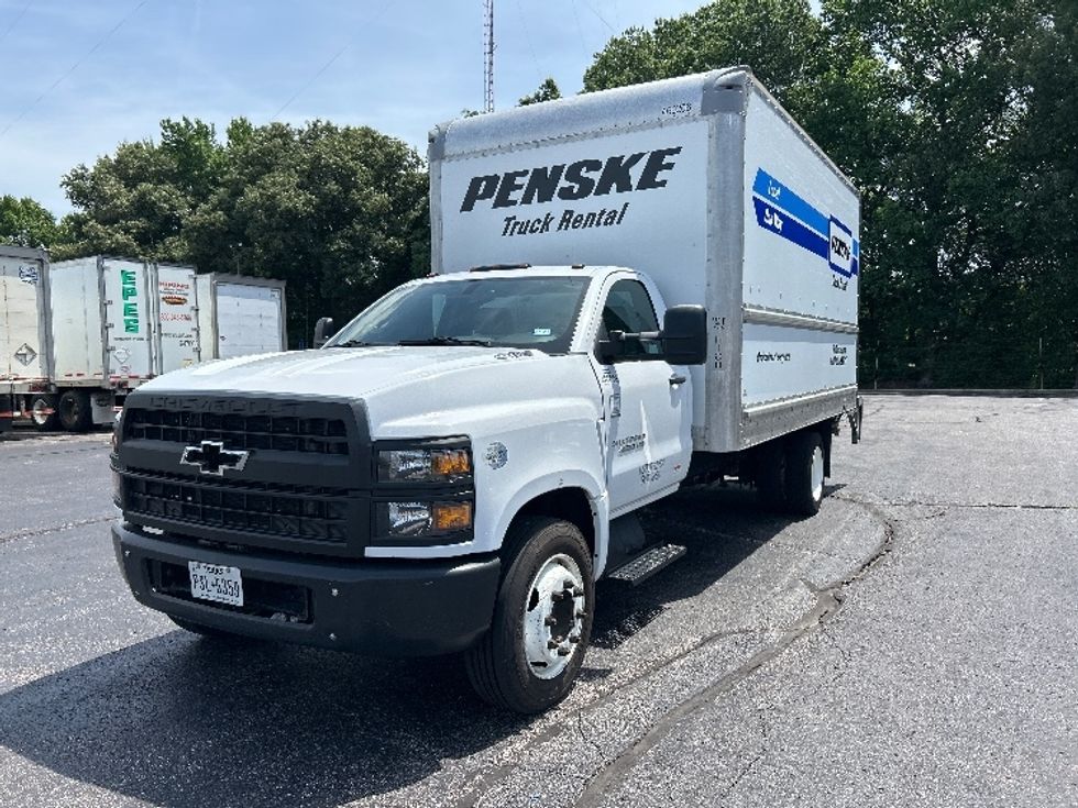 Medium Duty Box Truck-Light and Medium Duty Trucks-Chevrolet-2021-SILVERAD-Memphis-TN-173,646\n\t\tmiles-$ 44,500 - Image 3