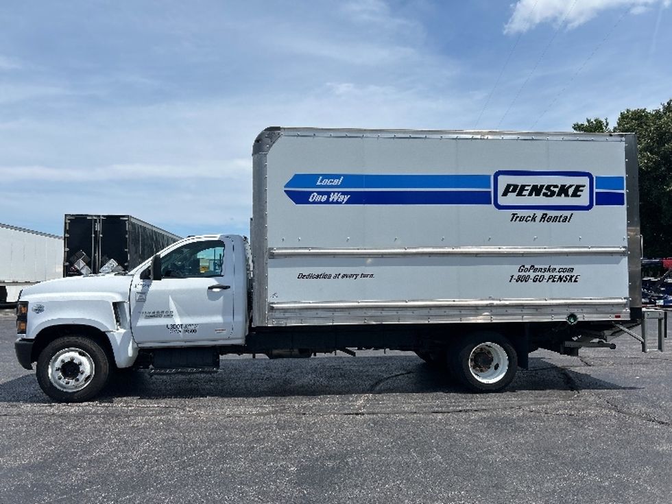 Medium Duty Box Truck-Light and Medium Duty Trucks-Chevrolet-2021-SILVERAD-Memphis-TN-173,646\n\t\tmiles-$ 44,500 - Image 4