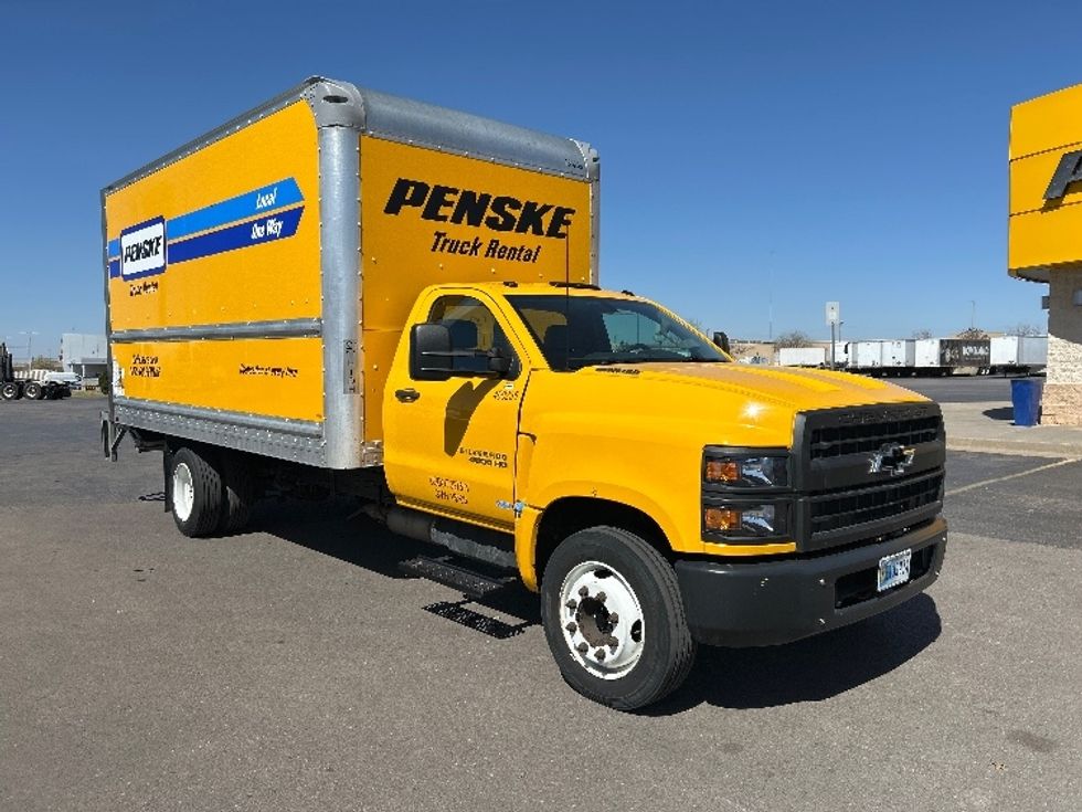 Medium Duty Box Truck-Light and Medium Duty Trucks-Chevrolet-2021-SILVERAD-Oklahoma City-OK-107,541\n\t\tmiles-$ 37,000 - Image 1