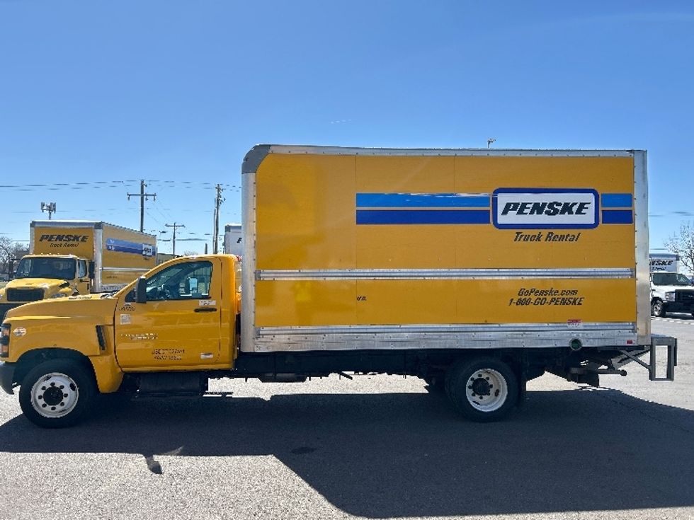 Medium Duty Box Truck-Light and Medium Duty Trucks-Chevrolet-2021-SILVERAD-Oklahoma City-OK-107,541\n\t\tmiles-$ 37,000 - Image 4