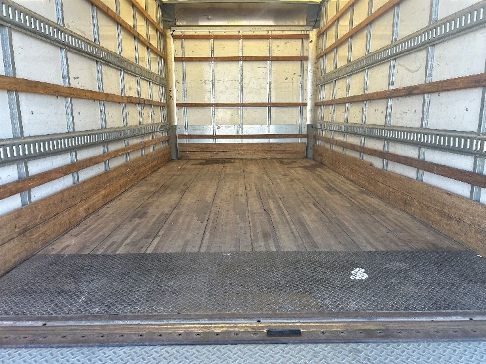 Medium Duty Box Truck-Light and Medium Duty Trucks-Chevrolet-2021-SILVERAD-Oklahoma City-OK-107,541\n\t\tmiles-$ 37,000 - Image 10