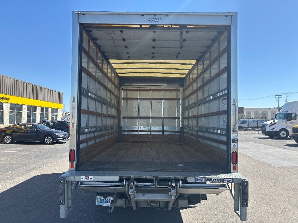 Medium Duty Box Truck-Light and Medium Duty Trucks-Chevrolet-2021-SILVERAD-Oklahoma City-OK-107,541\n\t\tmiles-$ 37,000 - Image 8
