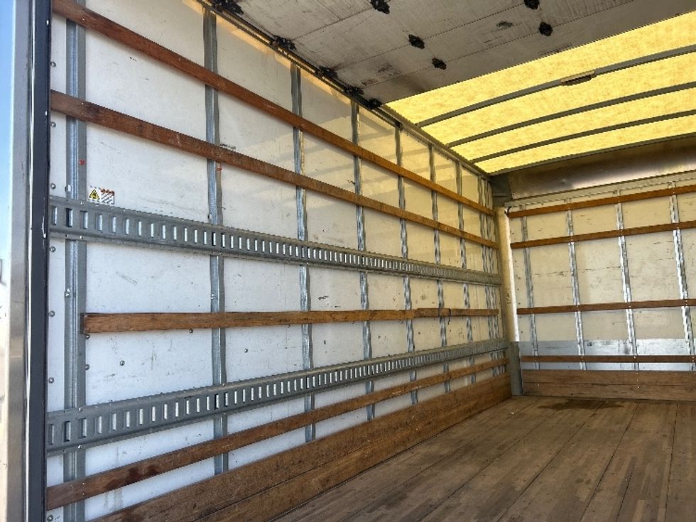 Medium Duty Box Truck-Light and Medium Duty Trucks-Chevrolet-2021-SILVERAD-Oklahoma City-OK-107,541\n\t\tmiles-$ 37,000 - Image 11