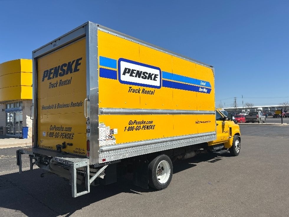 Medium Duty Box Truck-Light and Medium Duty Trucks-Chevrolet-2021-SILVERAD-Oklahoma City-OK-107,541\n\t\tmiles-$ 37,000 - Image 13