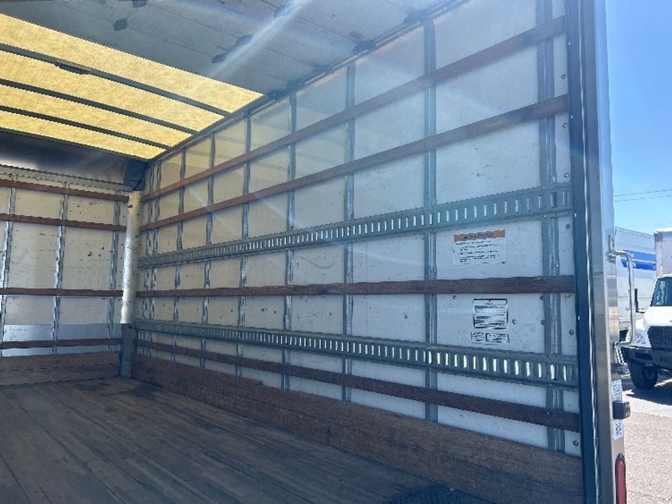 Medium Duty Box Truck-Light and Medium Duty Trucks-Chevrolet-2021-SILVERAD-Oklahoma City-OK-107,541\n\t\tmiles-$ 37,000 - Image 12