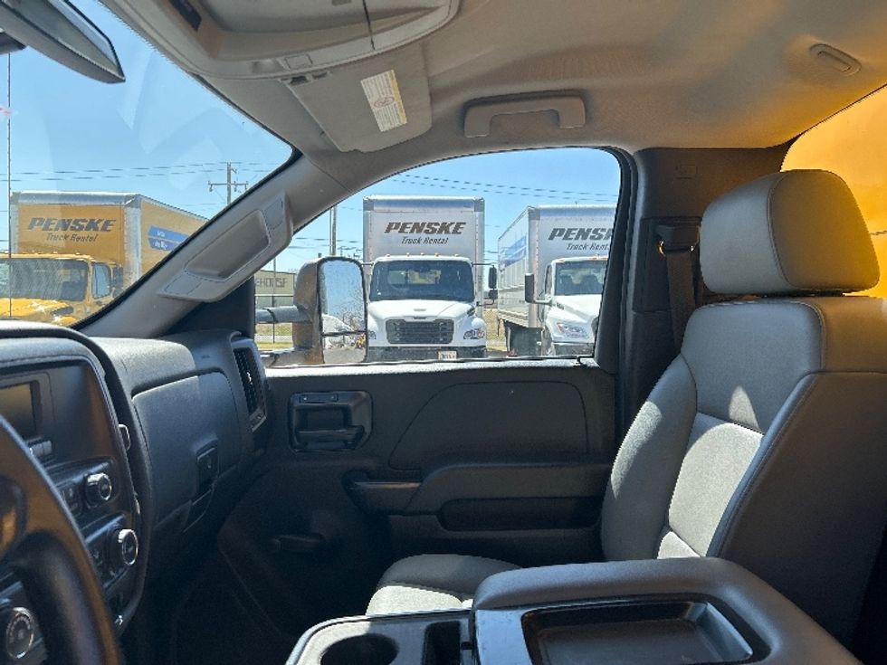 Medium Duty Box Truck-Light and Medium Duty Trucks-Chevrolet-2021-SILVERAD-Oklahoma City-OK-107,541\n\t\tmiles-$ 37,000 - Image 19