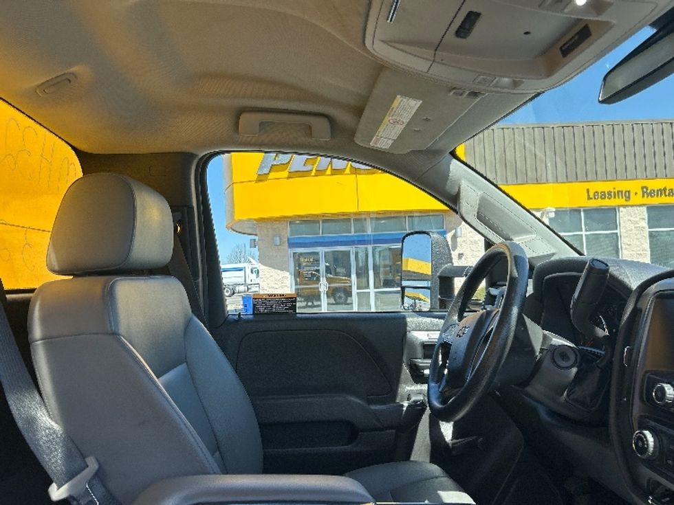 Medium Duty Box Truck-Light and Medium Duty Trucks-Chevrolet-2021-SILVERAD-Oklahoma City-OK-107,541\n\t\tmiles-$ 37,000 - Image 22