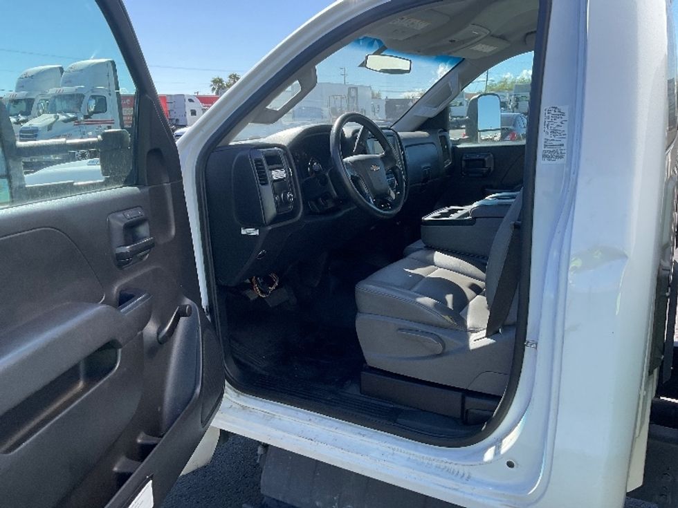 Medium Duty Box Truck-Light and Medium Duty Trucks-Chevrolet-2021-SILVERAD-Phoenix-AZ-145,035\n\t\tmiles-$ 32,000 - Image 16