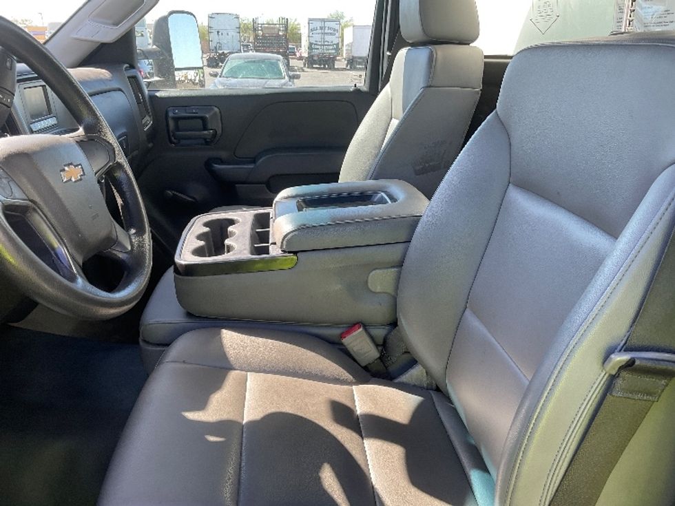 Medium Duty Box Truck-Light and Medium Duty Trucks-Chevrolet-2021-SILVERAD-Phoenix-AZ-145,035\n\t\tmiles-$ 32,000 - Image 19