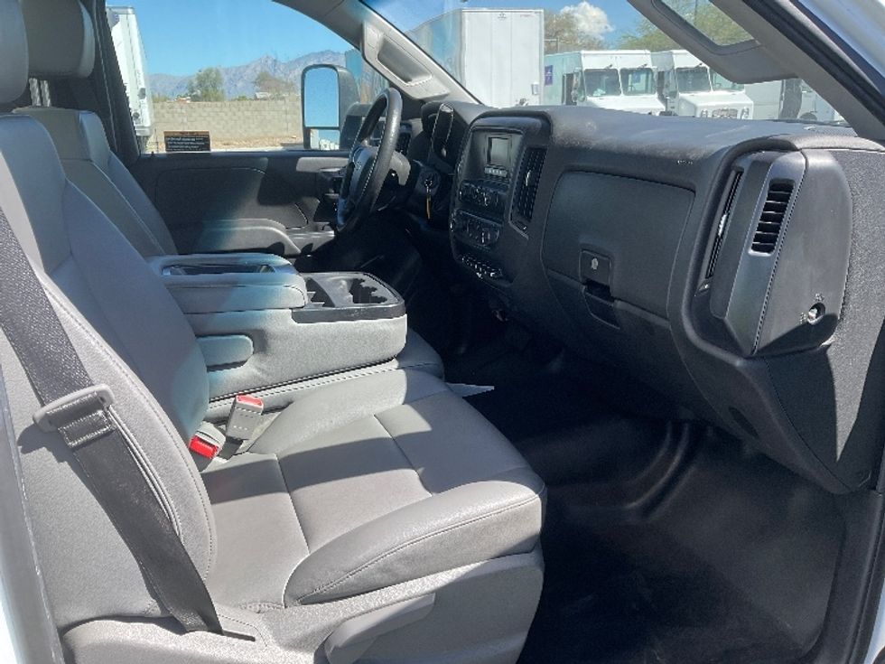 Medium Duty Box Truck-Light and Medium Duty Trucks-Chevrolet-2021-SILVERAD-Phoenix-AZ-145,035\n\t\tmiles-$ 32,000 - Image 22