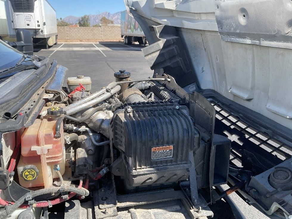 Medium Duty Box Truck-Light and Medium Duty Trucks-Chevrolet-2021-SILVERAD-Phoenix-AZ-145,035\n\t\tmiles-$ 32,000 - Image 23