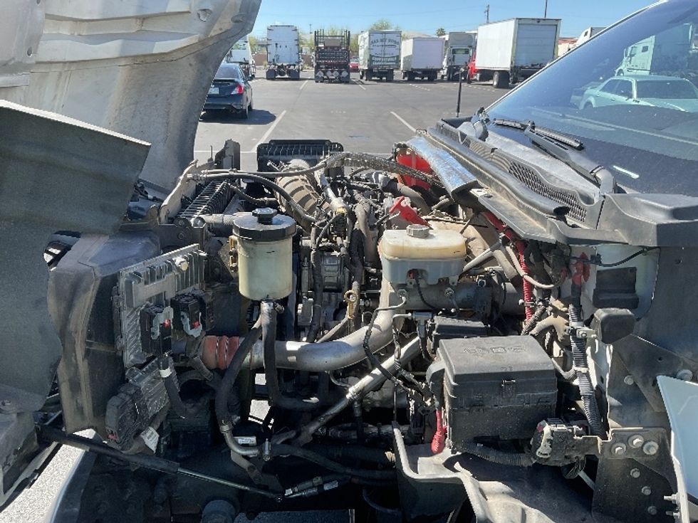 Medium Duty Box Truck-Light and Medium Duty Trucks-Chevrolet-2021-SILVERAD-Phoenix-AZ-145,035\n\t\tmiles-$ 32,000 - Image 24