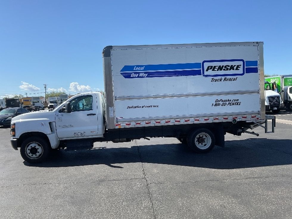 Medium Duty Box Truck-Light and Medium Duty Trucks-Chevrolet-2021-SILVERAD-Phoenix-AZ-145,035\n\t\tmiles-$ 32,000 - Image 4