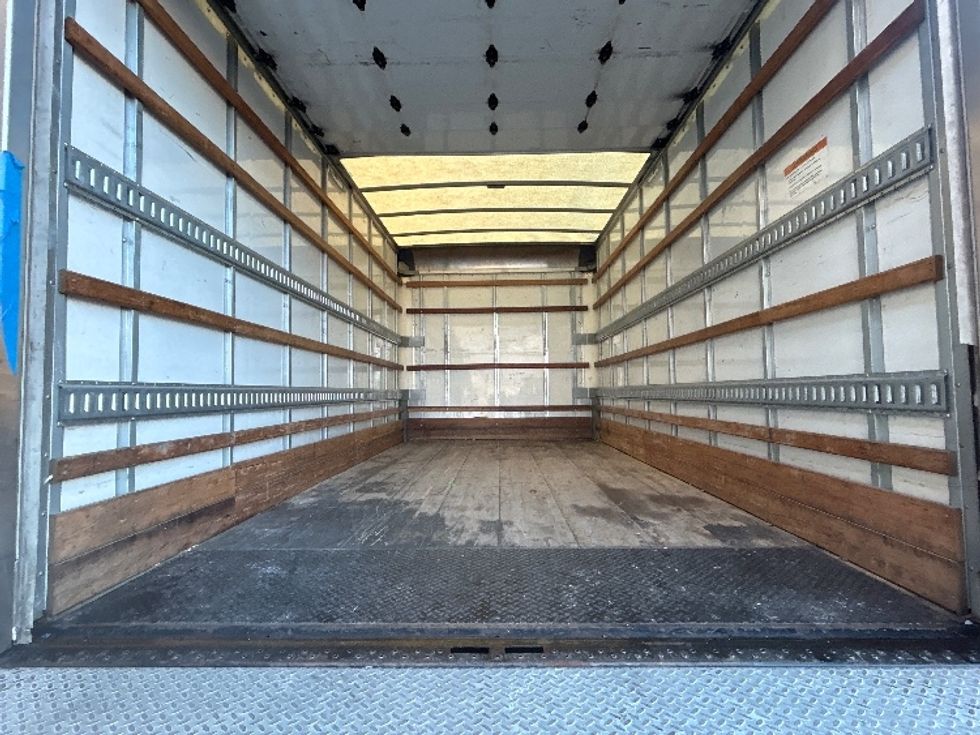 Medium Duty Box Truck-Light and Medium Duty Trucks-Chevrolet-2021-SILVERAD-San Antonio-TX-108,109\n\t\tmiles-$ 37,250 - Image 10