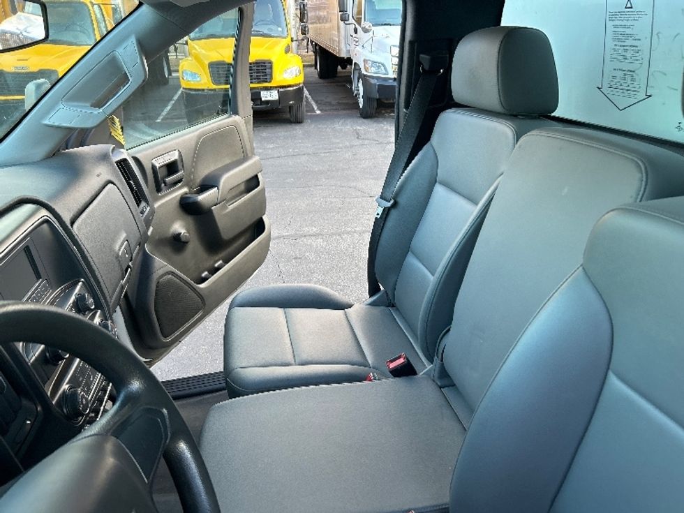 Medium Duty Box Truck-Light and Medium Duty Trucks-Chevrolet-2021-SILVERAD-San Antonio-TX-108,109\n\t\tmiles-$ 37,250 - Image 19