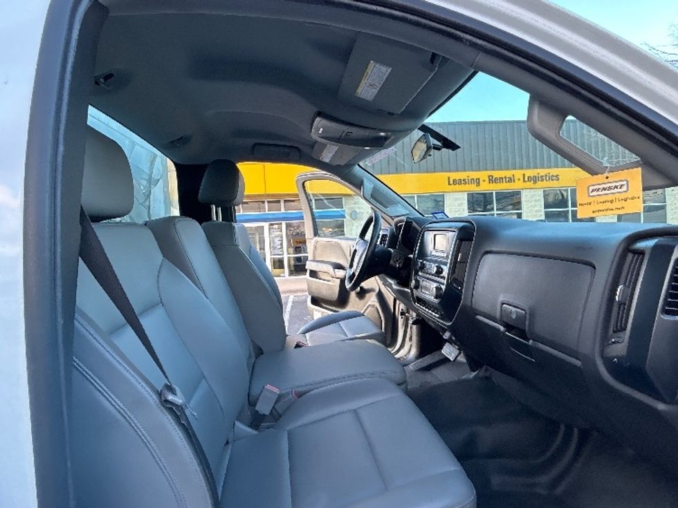 Medium Duty Box Truck-Light and Medium Duty Trucks-Chevrolet-2021-SILVERAD-San Antonio-TX-108,109\n\t\tmiles-$ 37,250 - Image 22