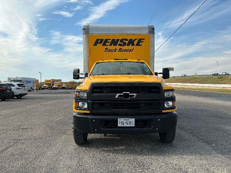 Medium Duty Box Truck-Light and Medium Duty Trucks-Chevrolet-2021-SILVERAD-San Antonio-TX-131,717\n\t\tmiles-$ 39,000 - Image 2