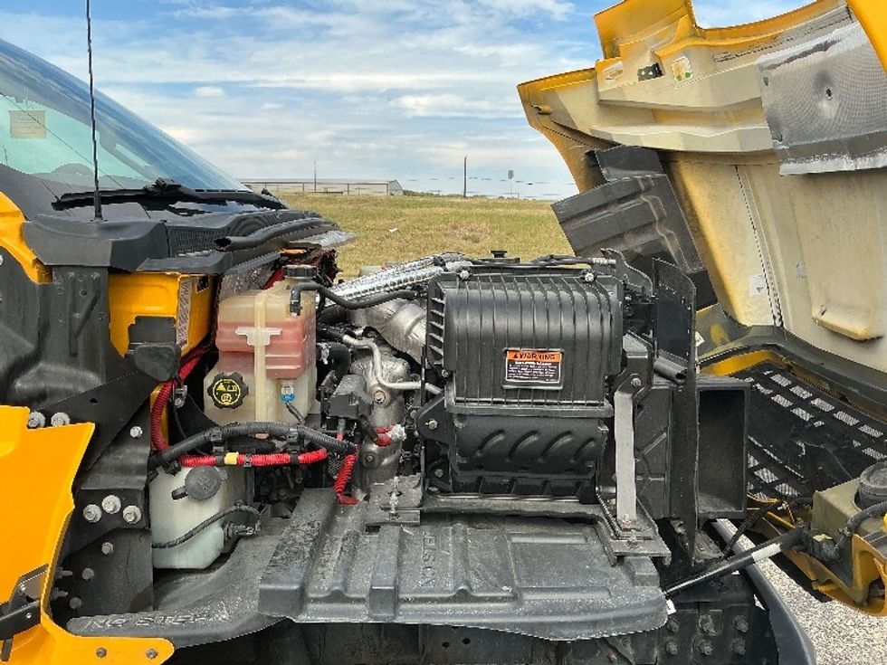 Medium Duty Box Truck-Light and Medium Duty Trucks-Chevrolet-2021-SILVERAD-San Antonio-TX-131,717\n\t\tmiles-$ 39,000 - Image 23