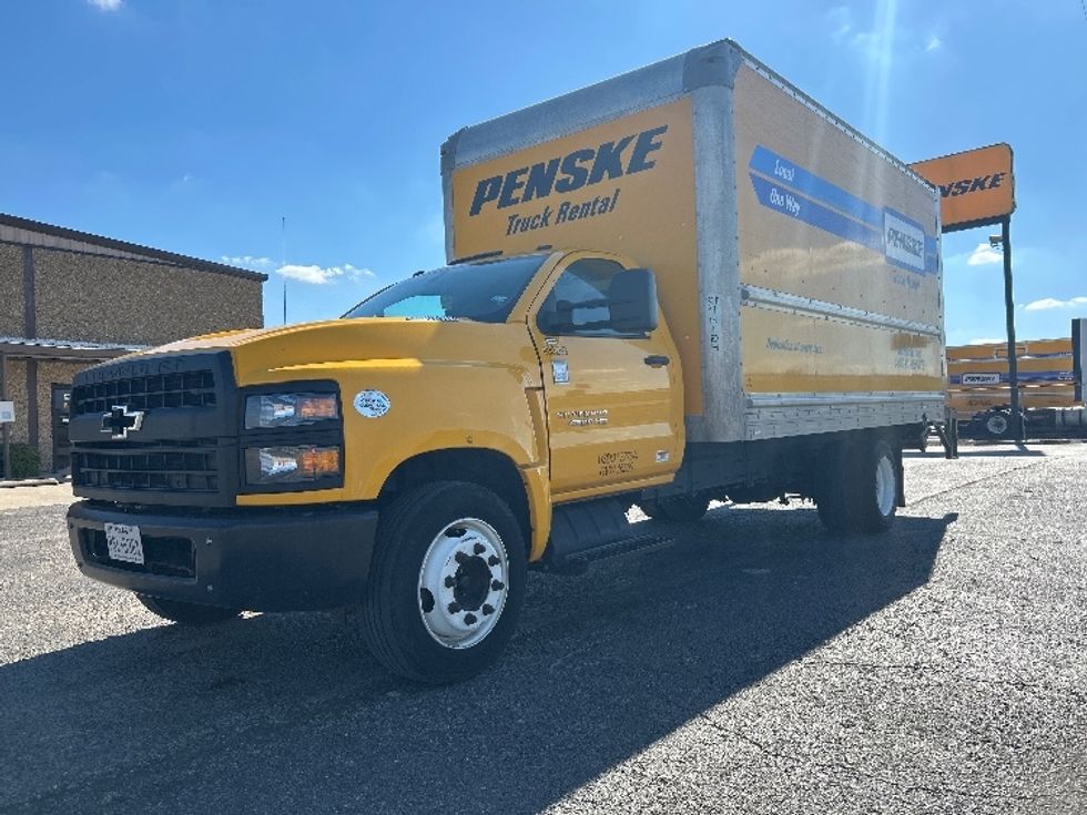 Medium Duty Box Truck-Light and Medium Duty Trucks-Chevrolet-2021-SILVERAD-San Antonio-TX-131,717\n\t\tmiles-$ 39,000 - Image 3