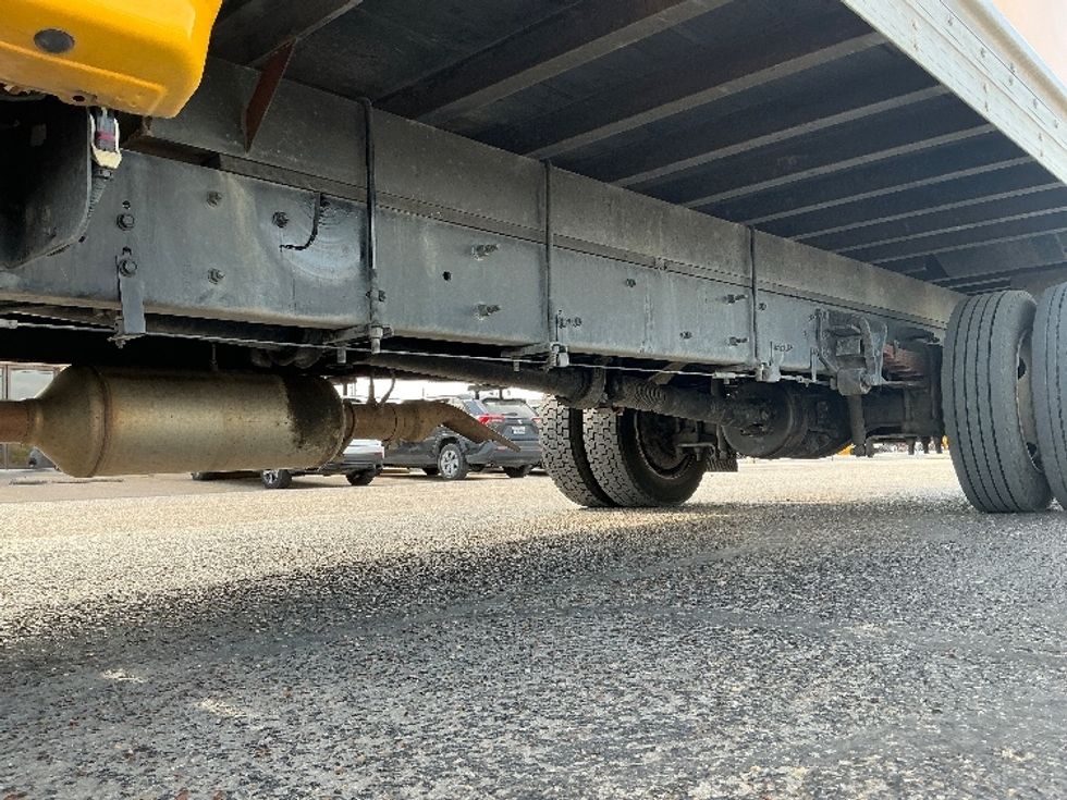 Medium Duty Box Truck-Light and Medium Duty Trucks-Chevrolet-2021-SILVERAD-San Antonio-TX-131,717\n\t\tmiles-$ 39,000 - Image 5