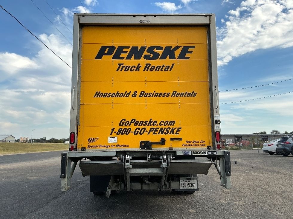 Medium Duty Box Truck-Light and Medium Duty Trucks-Chevrolet-2021-SILVERAD-San Antonio-TX-131,717\n\t\tmiles-$ 39,000 - Image 7