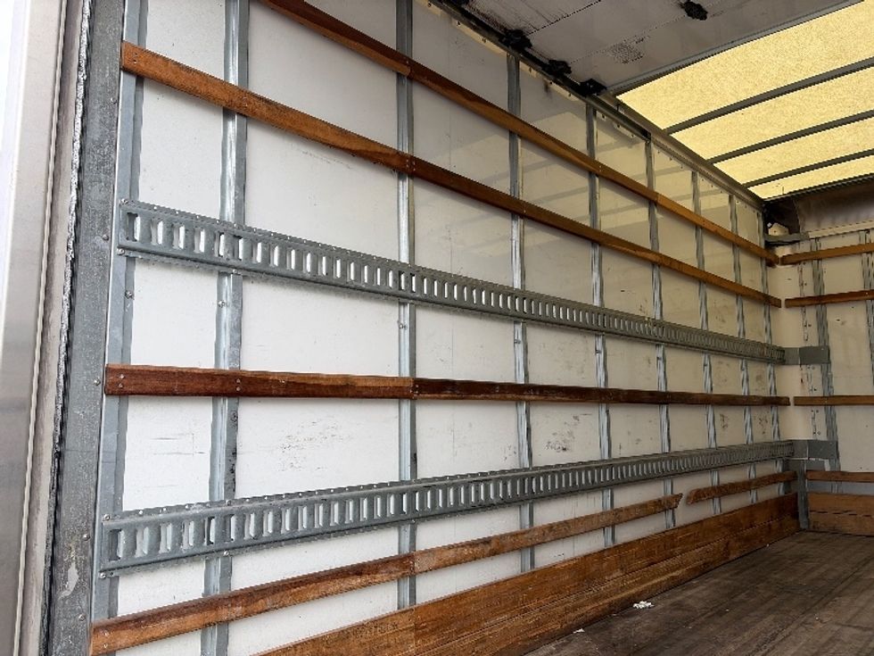 Medium Duty Box Truck-Light and Medium Duty Trucks-Chevrolet-2021-SILVERAD-San Antonio-TX-151,035\n\t\tmiles-$ 39,000 - Image 11