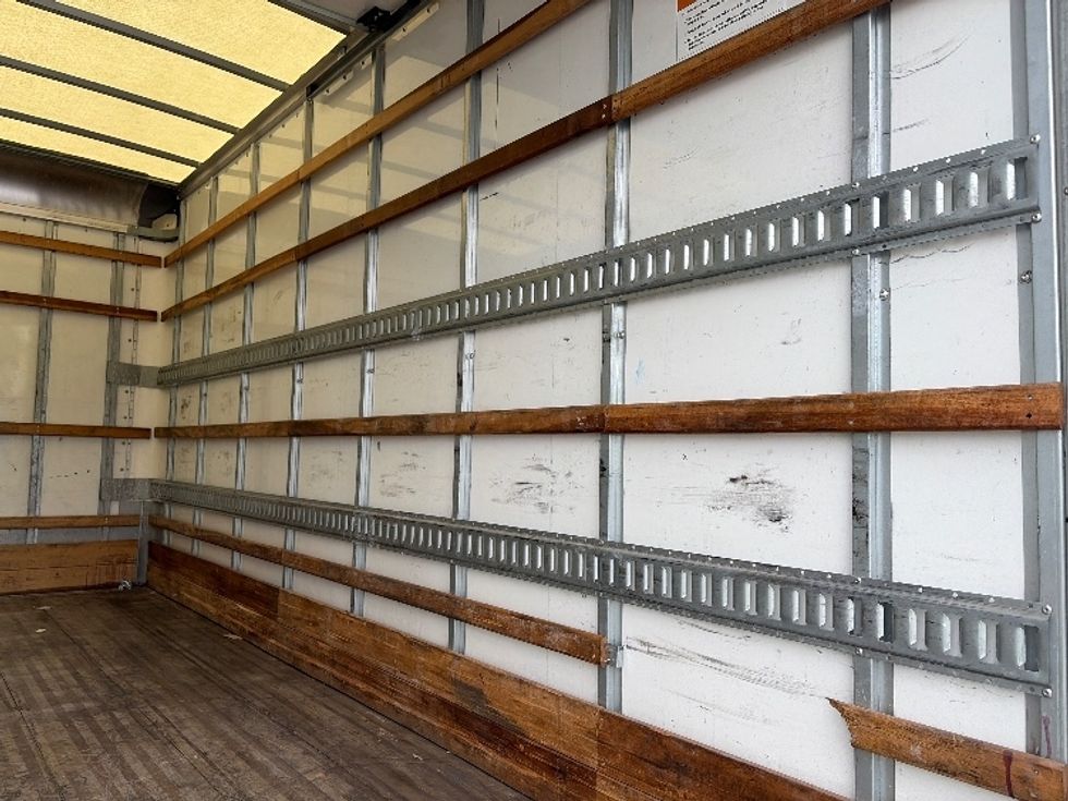 Medium Duty Box Truck-Light and Medium Duty Trucks-Chevrolet-2021-SILVERAD-San Antonio-TX-151,035\n\t\tmiles-$ 39,000 - Image 12