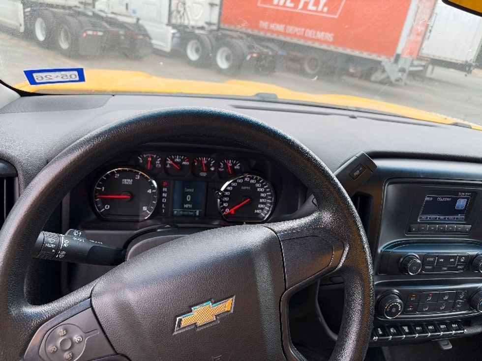 Medium Duty Box Truck-Light and Medium Duty Trucks-Chevrolet-2021-SILVERAD-San Antonio-TX-151,035\n\t\tmiles-$ 39,000 - Image 18