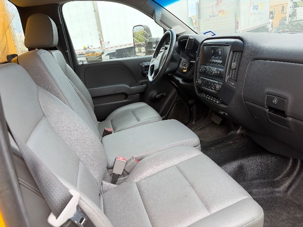 Medium Duty Box Truck-Light and Medium Duty Trucks-Chevrolet-2021-SILVERAD-San Antonio-TX-151,035\n\t\tmiles-$ 39,000 - Image 22