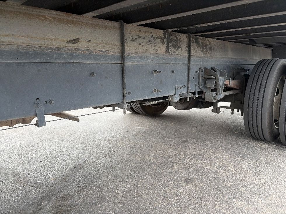 Medium Duty Box Truck-Light and Medium Duty Trucks-Chevrolet-2021-SILVERAD-San Antonio-TX-151,035\n\t\tmiles-$ 39,000 - Image 5