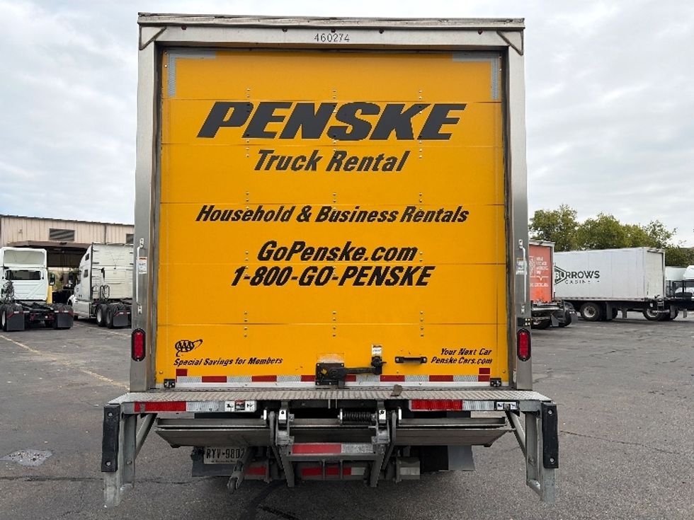 Medium Duty Box Truck-Light and Medium Duty Trucks-Chevrolet-2021-SILVERAD-San Antonio-TX-151,035\n\t\tmiles-$ 39,000 - Image 7