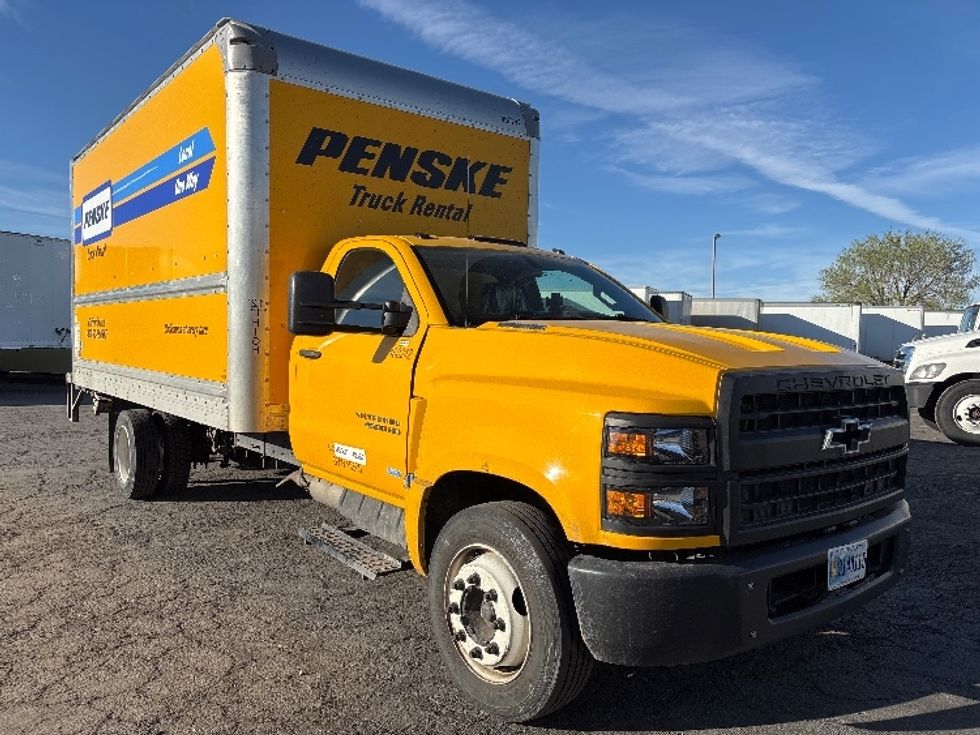 Medium Duty Box Truck-Light and Medium Duty Trucks-Chevrolet-2021-SILVERAD-San Diego-CA-98,806\n\t\tmiles-$ 38,500 - Image 1