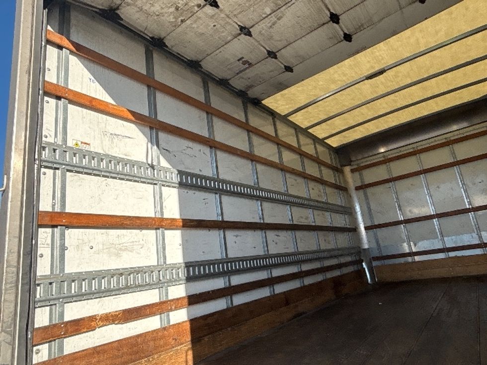 Medium Duty Box Truck-Light and Medium Duty Trucks-Chevrolet-2021-SILVERAD-San Diego-CA-98,806\n\t\tmiles-$ 38,500 - Image 11