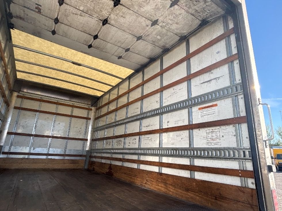 Medium Duty Box Truck-Light and Medium Duty Trucks-Chevrolet-2021-SILVERAD-San Diego-CA-98,806\n\t\tmiles-$ 38,500 - Image 12