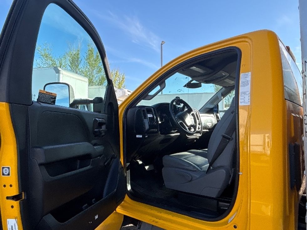 Medium Duty Box Truck-Light and Medium Duty Trucks-Chevrolet-2021-SILVERAD-San Diego-CA-98,806\n\t\tmiles-$ 38,500 - Image 16
