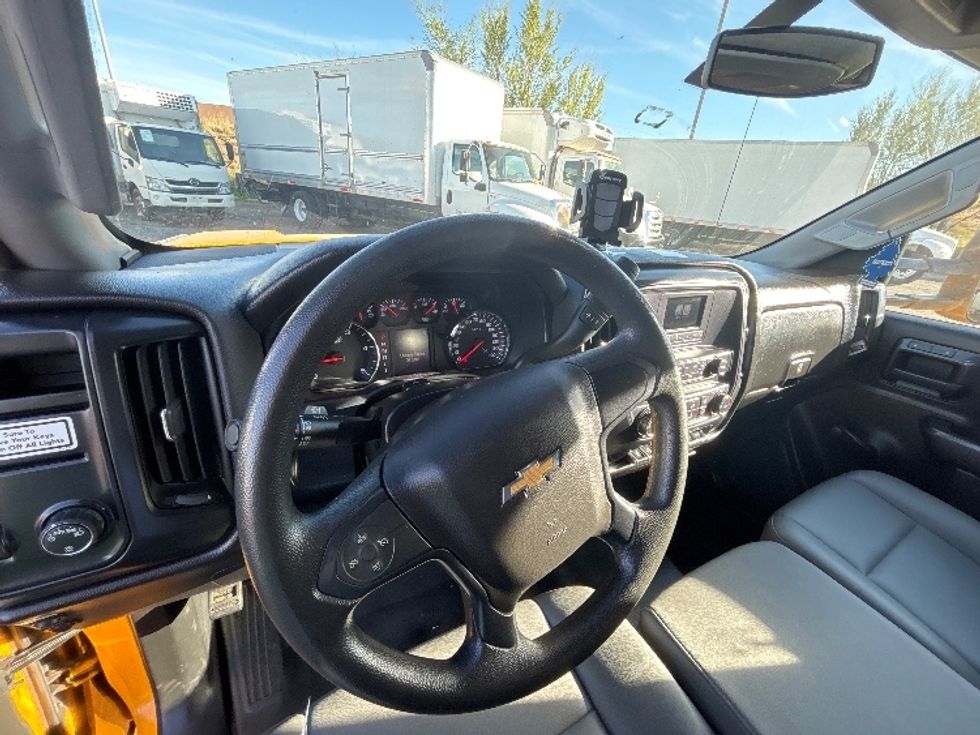 Medium Duty Box Truck-Light and Medium Duty Trucks-Chevrolet-2021-SILVERAD-San Diego-CA-98,806\n\t\tmiles-$ 38,500 - Image 17