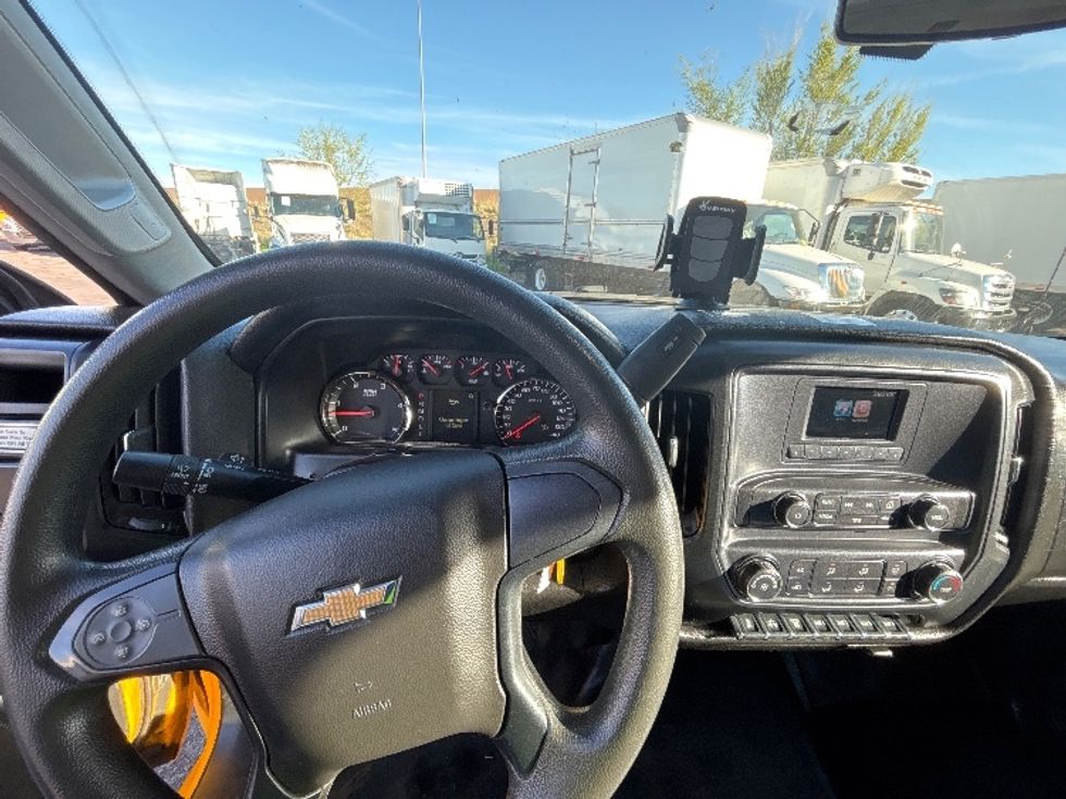 Medium Duty Box Truck-Light and Medium Duty Trucks-Chevrolet-2021-SILVERAD-San Diego-CA-98,806\n\t\tmiles-$ 38,500 - Image 18