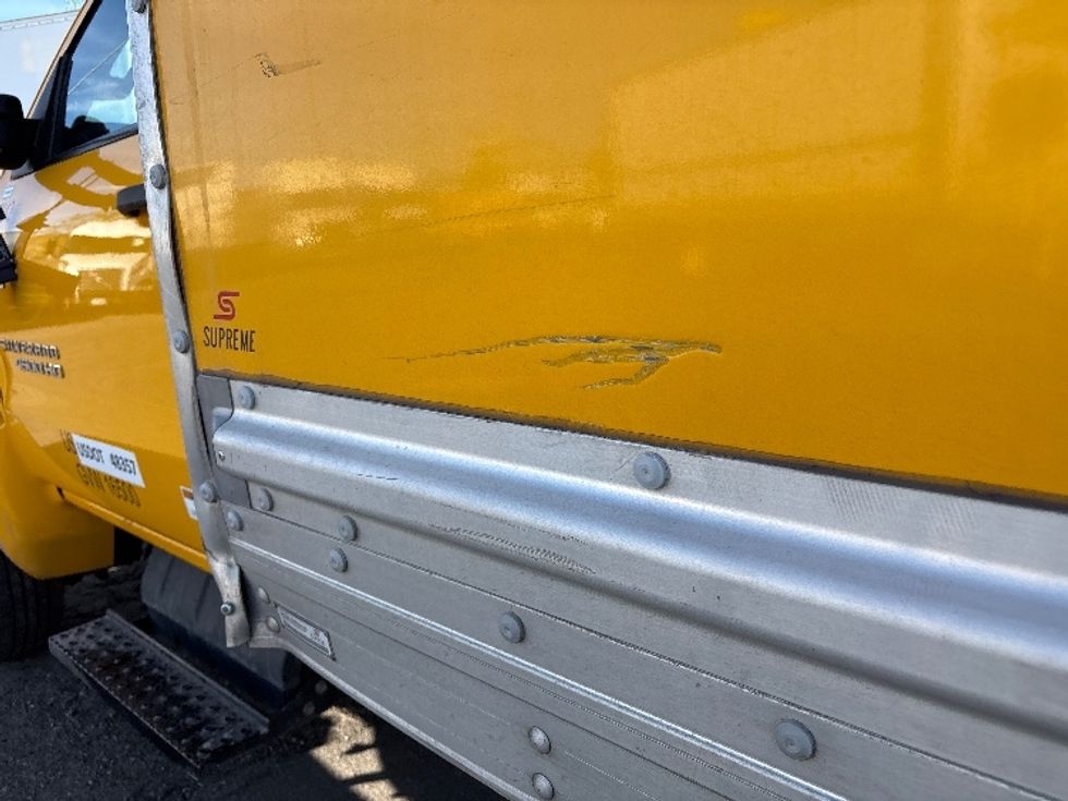 Medium Duty Box Truck-Light and Medium Duty Trucks-Chevrolet-2021-SILVERAD-San Diego-CA-98,806\n\t\tmiles-$ 38,500 - Image 27