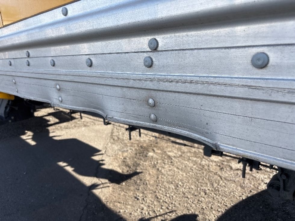 Medium Duty Box Truck-Light and Medium Duty Trucks-Chevrolet-2021-SILVERAD-San Diego-CA-98,806\n\t\tmiles-$ 38,500 - Image 29