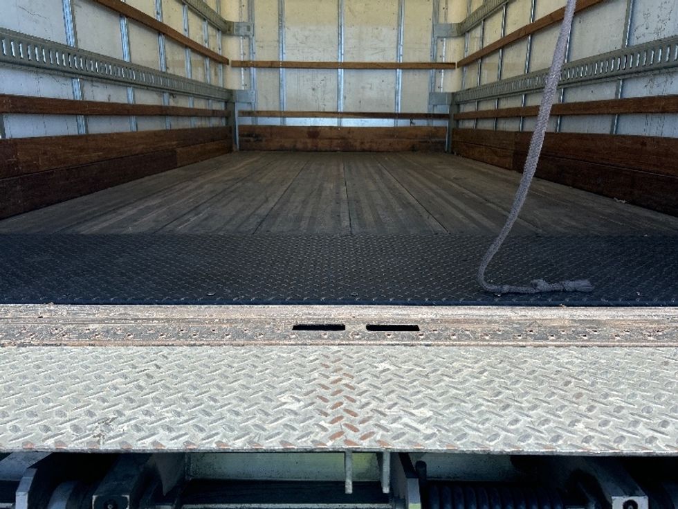 Medium Duty Box Truck-Light and Medium Duty Trucks-Chevrolet-2021-SILVERAD-Torrance-CA-68,909\n\t\tmiles-$ 41,500 - Image 10