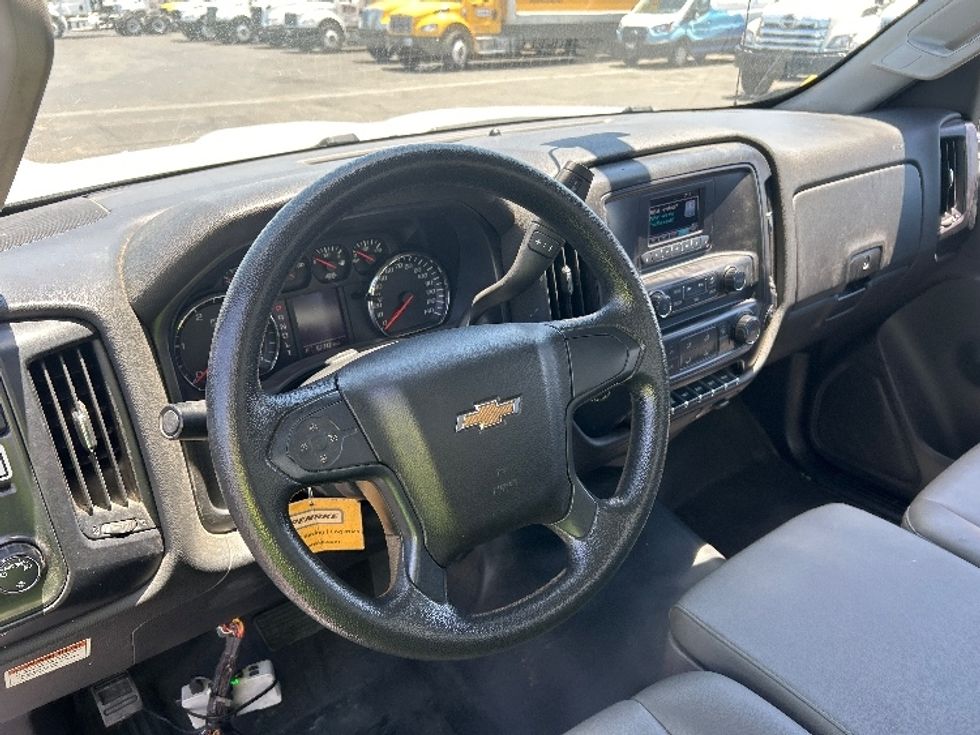 Medium Duty Box Truck-Light and Medium Duty Trucks-Chevrolet-2021-SILVERAD-Torrance-CA-68,909\n\t\tmiles-$ 41,500 - Image 17