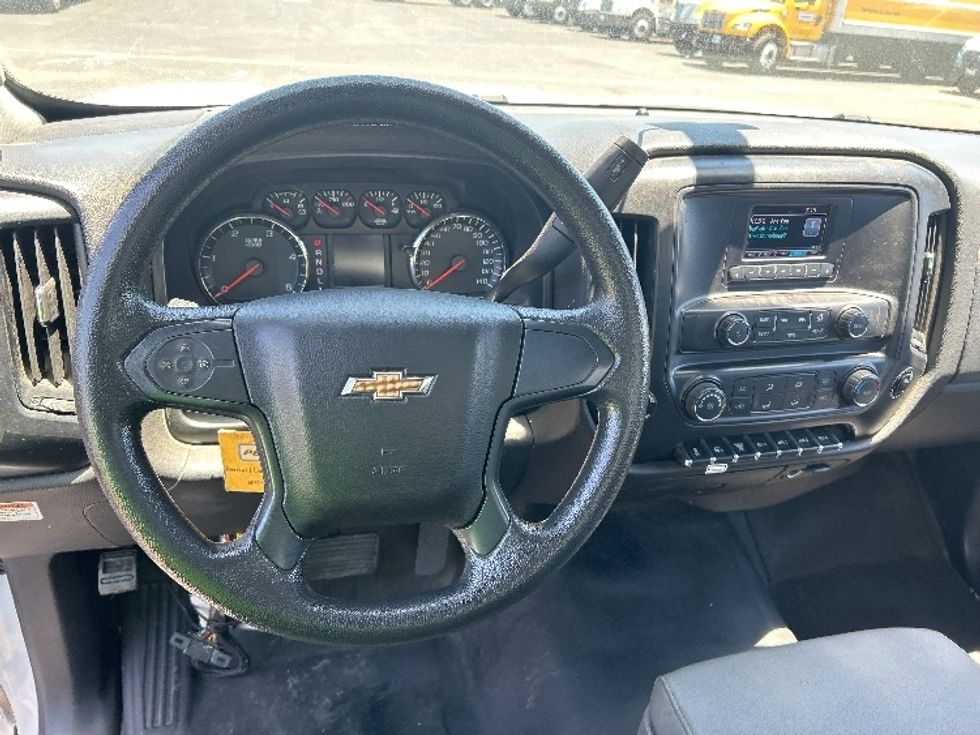 Medium Duty Box Truck-Light and Medium Duty Trucks-Chevrolet-2021-SILVERAD-Torrance-CA-68,909\n\t\tmiles-$ 41,500 - Image 18