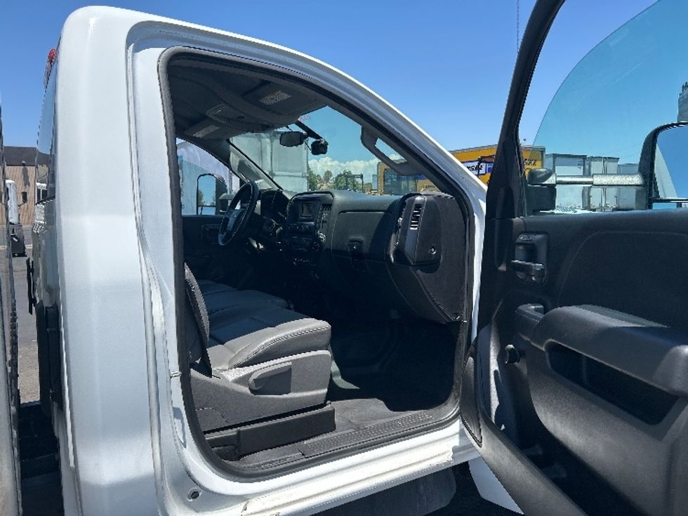 Medium Duty Box Truck-Light and Medium Duty Trucks-Chevrolet-2021-SILVERAD-Torrance-CA-68,909\n\t\tmiles-$ 41,500 - Image 20