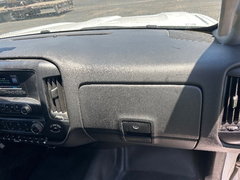Medium Duty Box Truck-Light and Medium Duty Trucks-Chevrolet-2021-SILVERAD-Torrance-CA-68,909\n\t\tmiles-$ 41,500 - Image 21