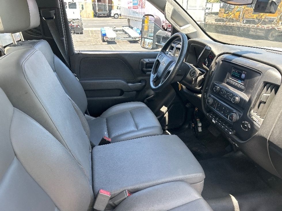 Medium Duty Box Truck-Light and Medium Duty Trucks-Chevrolet-2021-SILVERAD-Torrance-CA-68,909\n\t\tmiles-$ 41,500 - Image 22