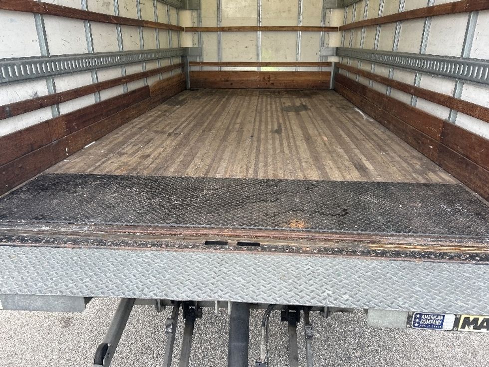 Medium Duty Box Truck-Light and Medium Duty Trucks-Chevrolet-2021-SILVERAD-Torrance-CA-85,997\n\t\tmiles-$ 37,500 - Image 10